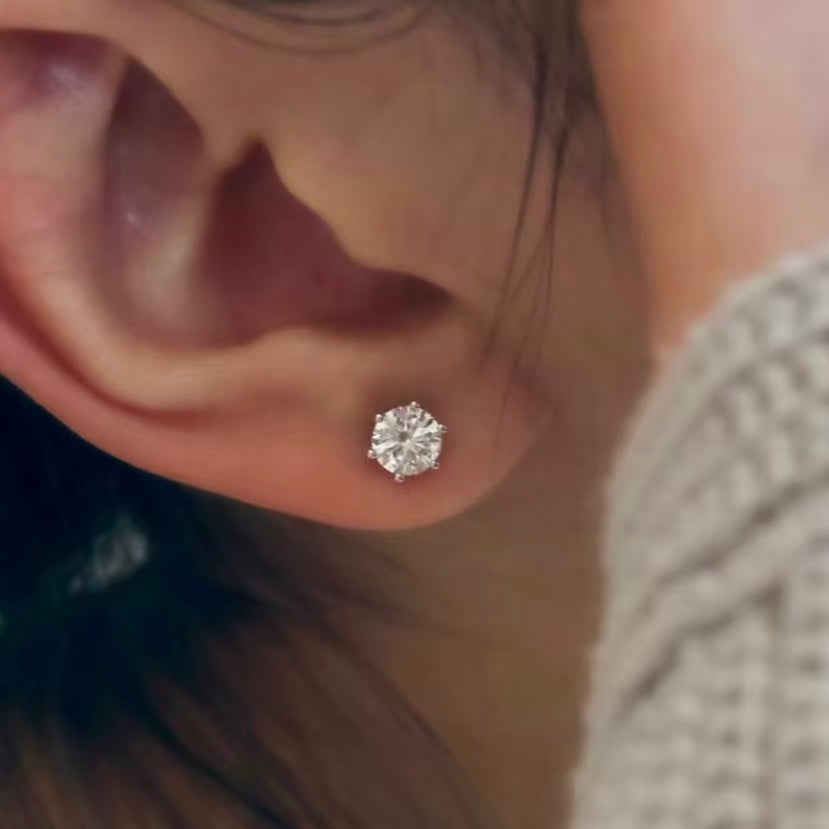 Four/Six Prong Stud Earrings